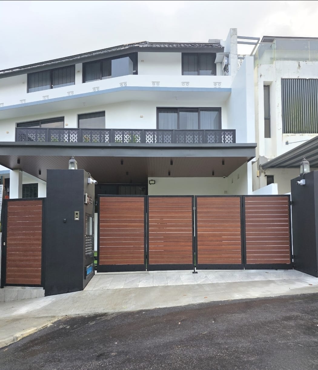 4-Panel Bi-Fold Gate (2 Each Side) | Bukit Timah Completed Project | STEELDIOS