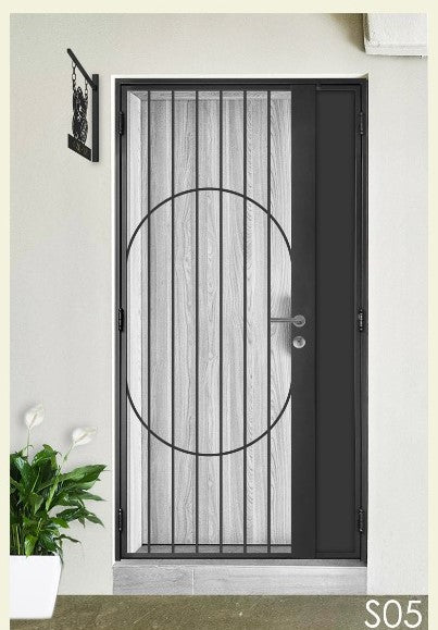 mild steel gate S series S05 - Modern & Minimalist
