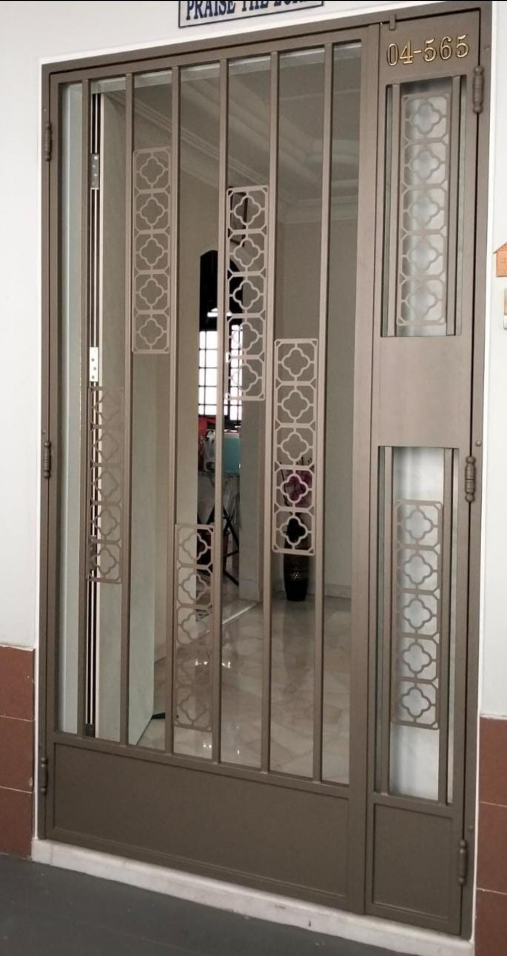 Mild Steel gate 38 - Modern & Minimalist
