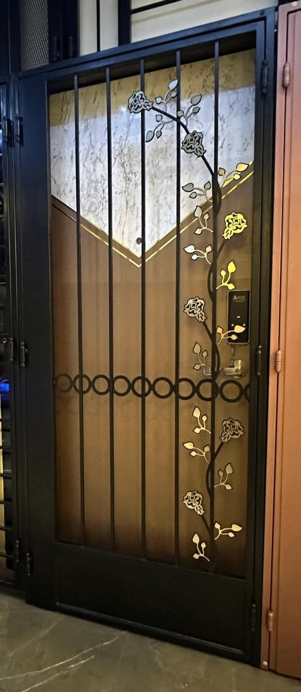 Mild Steel gate 39 - Modern & Minimalist