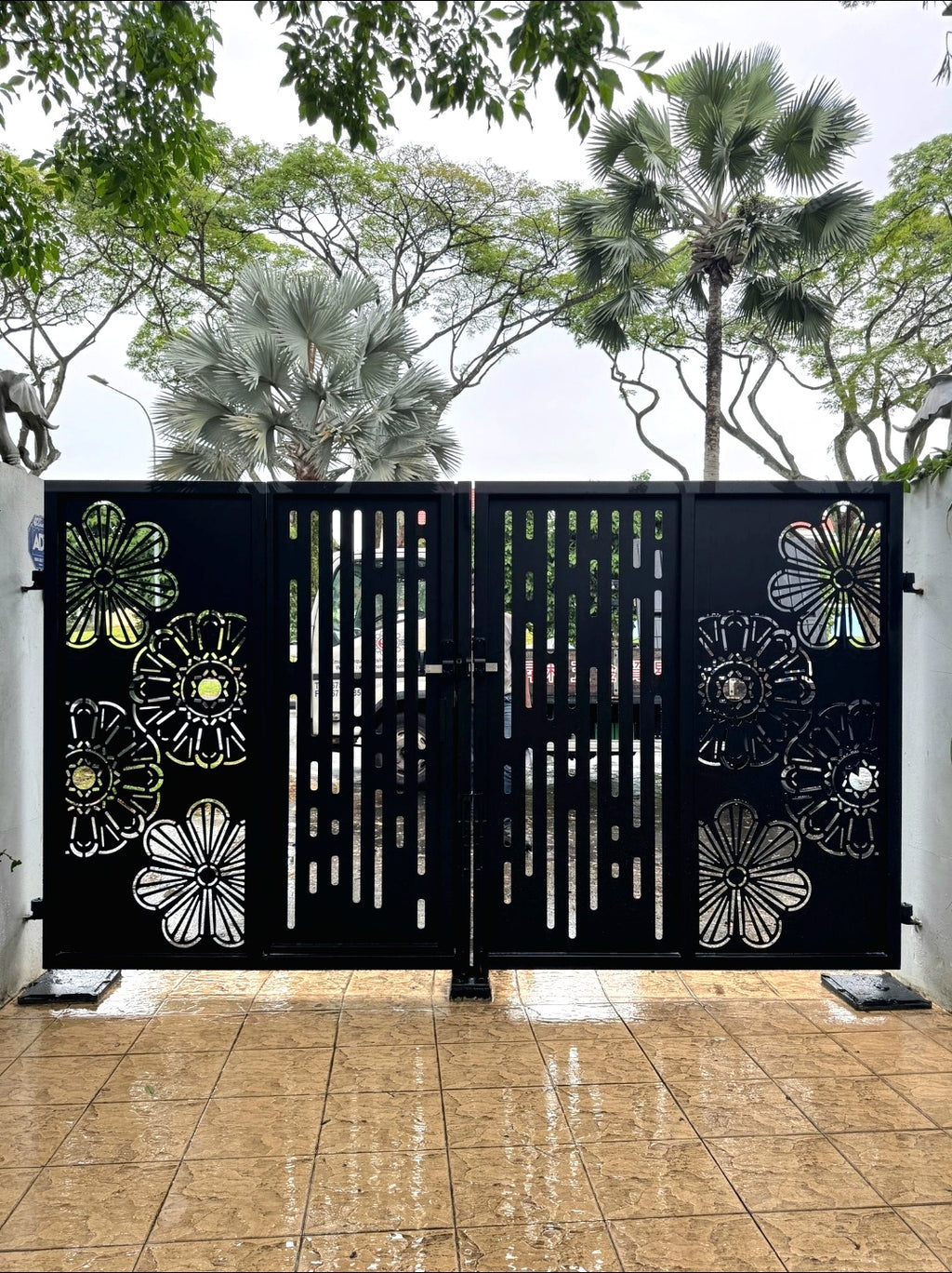 Kato Landed Driveway gate 9 - Laser Cut series (Inclusive Outdoor PU paint)