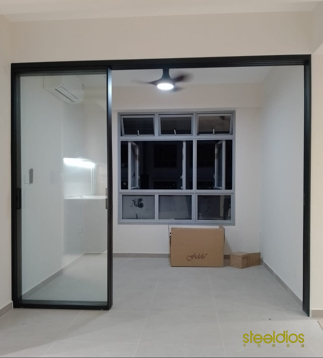 Alumé TeleSlide Sliding System - Clear Tempered Glass (Synchronised Ultra Slim Sliding) / aluminium glass door