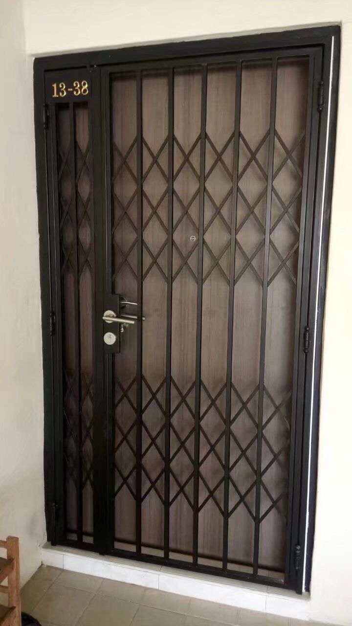 mild steel gate 5 - scissor - Retro