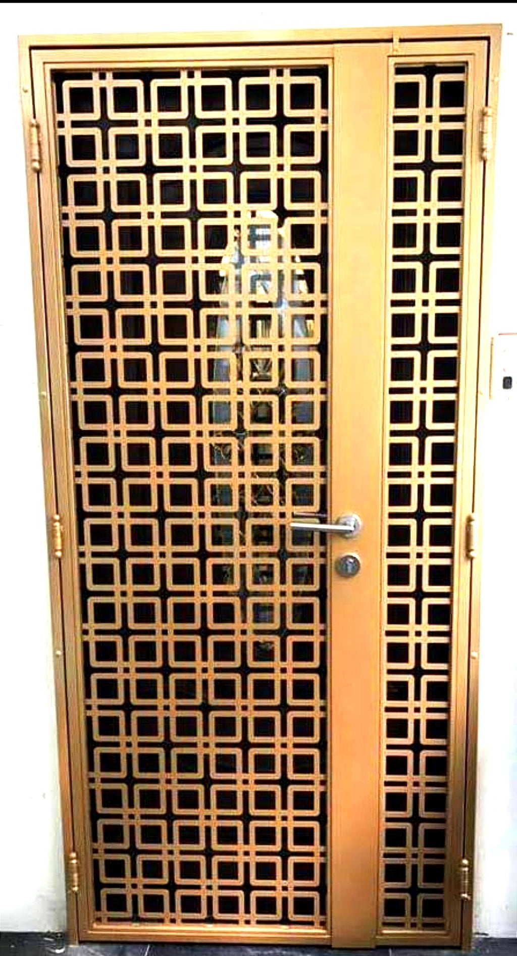 Customized laser cut kato gate 9066 - Geometric