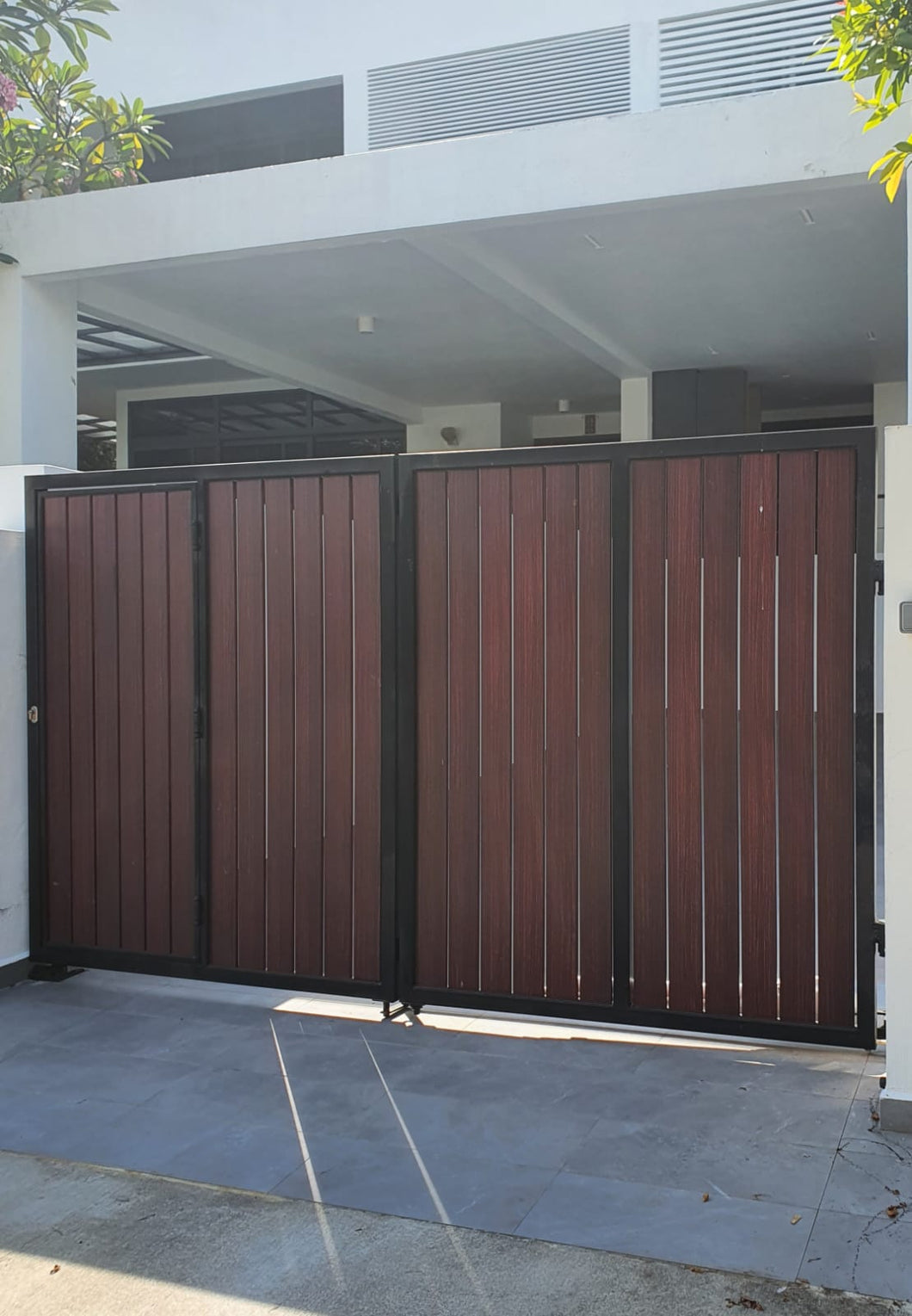 Mild Steel Driveway Gate 3 - Bi Fold Aluminium Wood Design (Inclusive of Outdoor PU Paint)